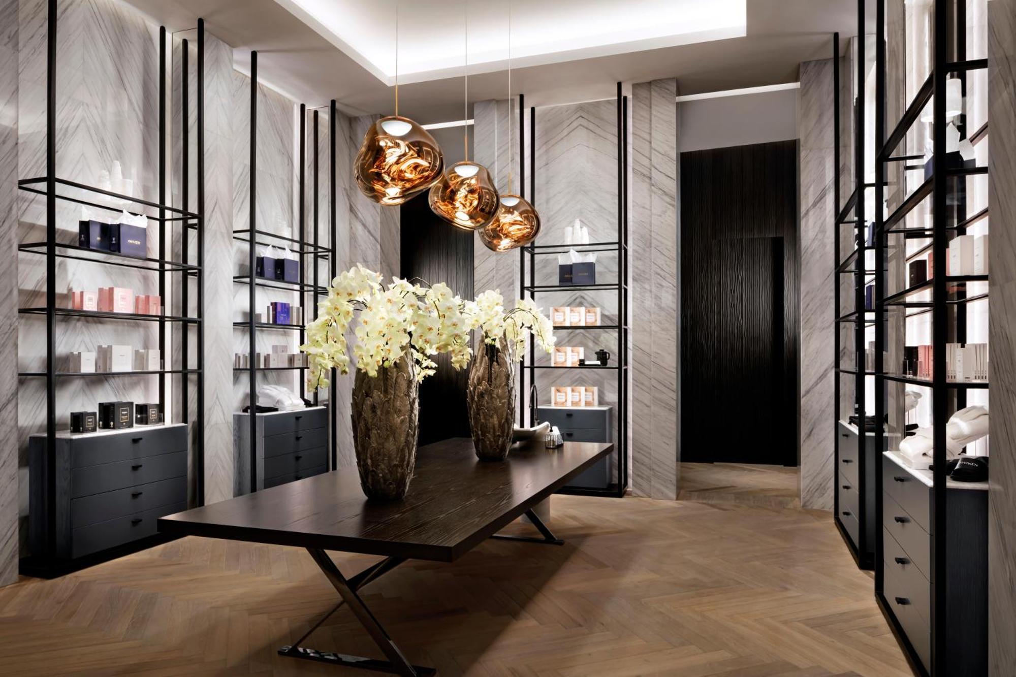 Hotel Atlantis The Royal Dubái Exterior foto The interior of the Tom Ford Beauty store in Paris