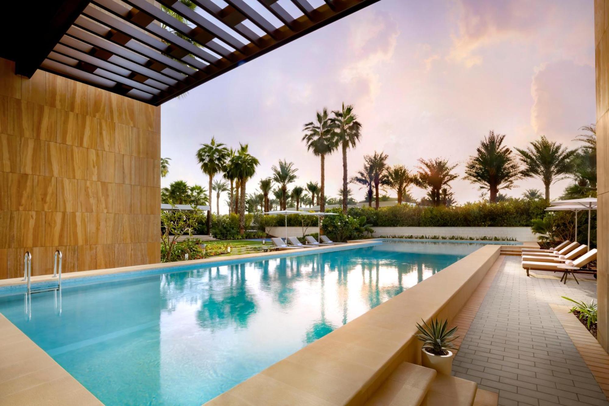 Hotel Atlantis The Royal Dubái Exterior foto The swimming pool at the hotel